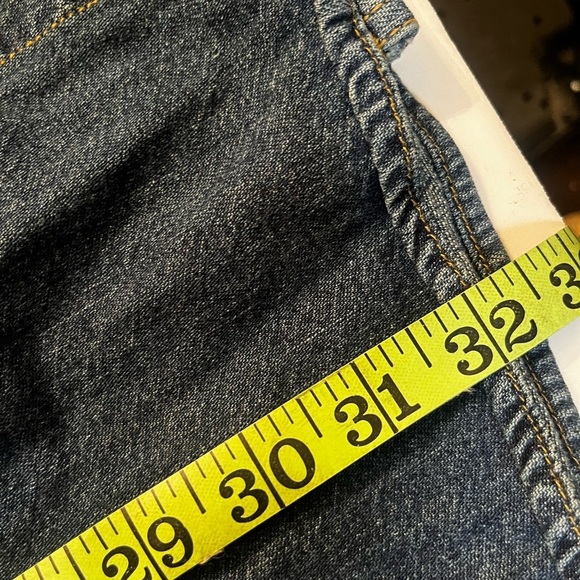 Levi’s Red Tab Men's Denim Button-up Shirt Size Large - Medium Wash Loose Fit - Picture 8 of 8